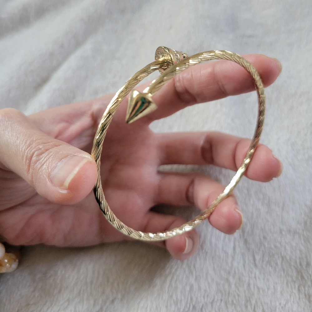 EUC Elegant Gold Tone Open Coil Spiked Bangle Bracelet - Picture 6 of 9